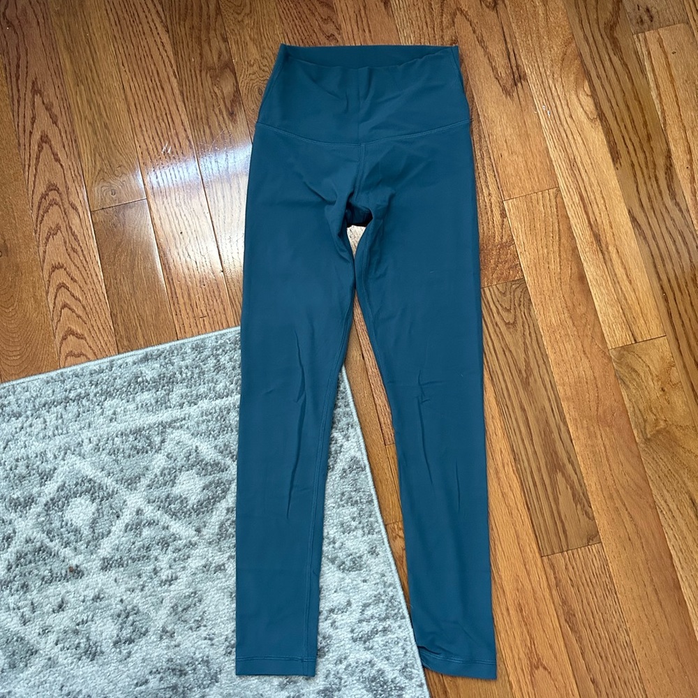 Aritzia TnAction TNABUTTER CHEEKY HI-RISE LEGGING in Outerspace, Size S